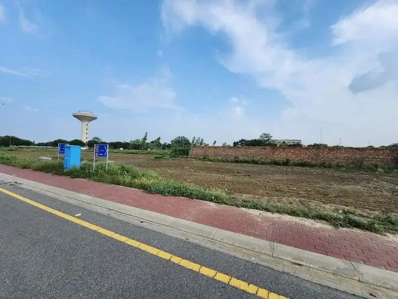 5.33 Marla 150 feet Main Boulevard Opan form Plot Available For Sale Bahria Nasheman Lahore — photo 4