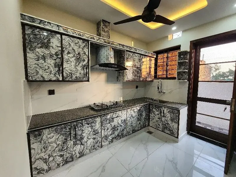 Brand New 5 Marla House for Sale Prime And Desirable Location Bahria Nasheman Lahore — photo 3