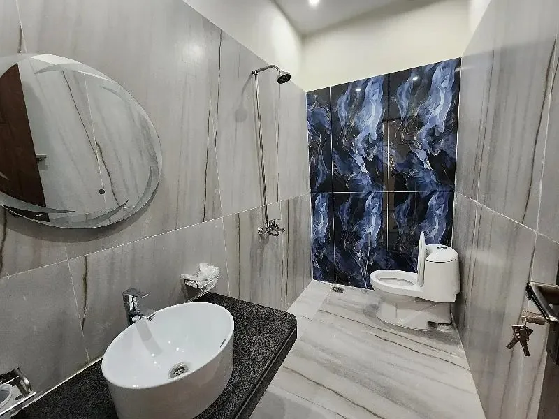 Brand New 5 Marla House for Sale Prime And Desirable Location Bahria Nasheman Lahore — photo 4