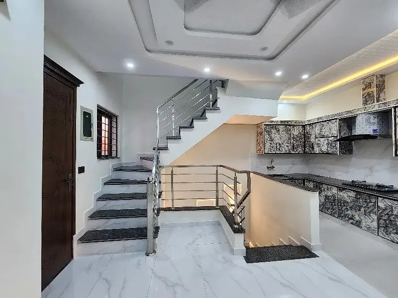Brand New 5 Marla House for Sale Prime And Desirable Location Bahria Nasheman Lahore — photo 5